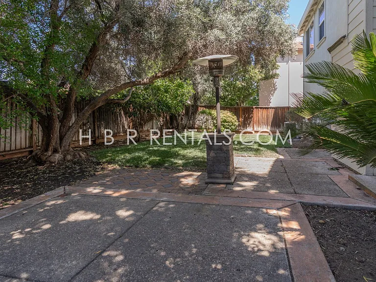237 E Legacy Dr — Photo 34