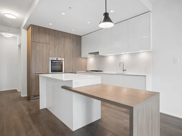 1955 Alpha Way #2301, Burnaby, BC V5C 0K6