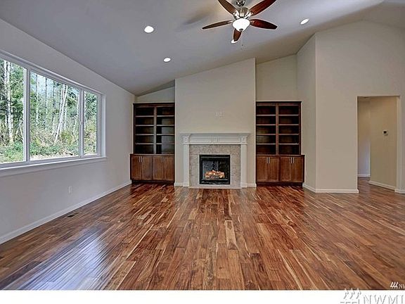 3rd image of 444 Lucy Ct