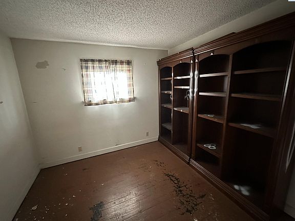 4th image of 960 NE Maple St