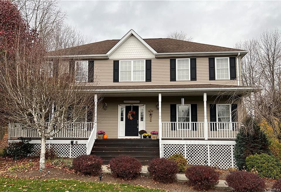 1st image of 18 Camelot Dr