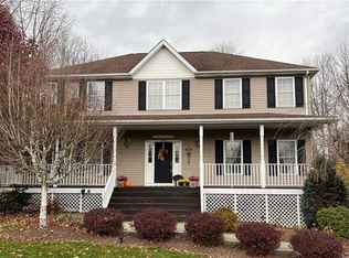 18 Camelot Dr, Warwick, NY 10990