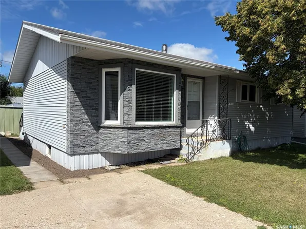 507 6th STREET E, Wynyard, SK S0A 4T0