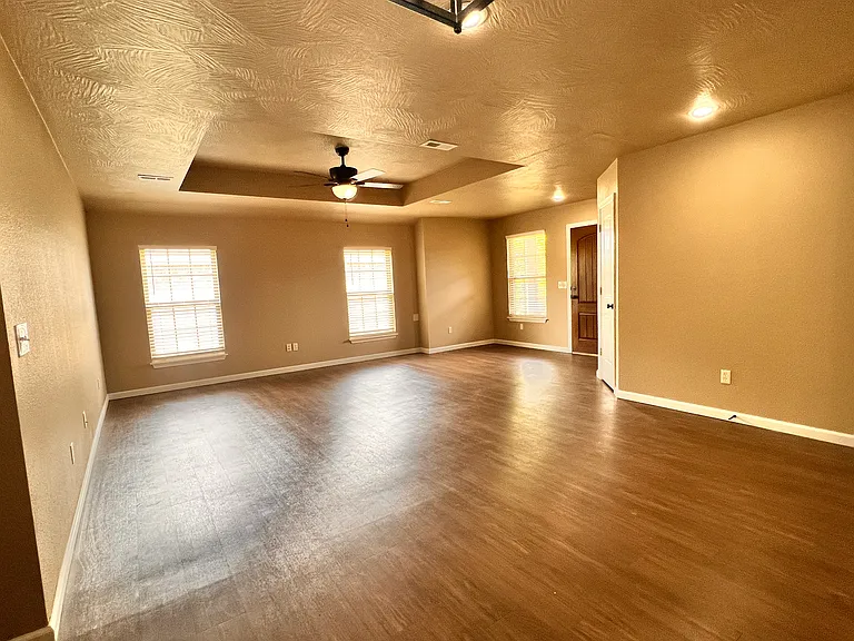 822 E Crystal Ave — Photo 6