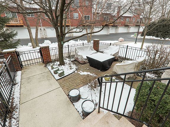 4th image of 1119 Gilbert Ave