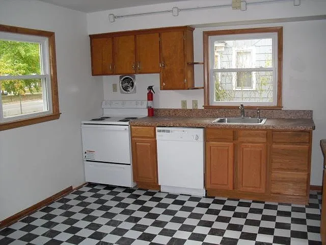 808 Pauline Blvd — Photo 4