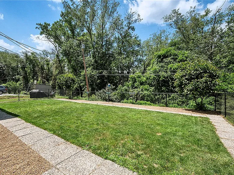 1314 Arrowood Dr — Photo 3