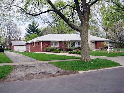 1st image of 4939 Woodland Ave