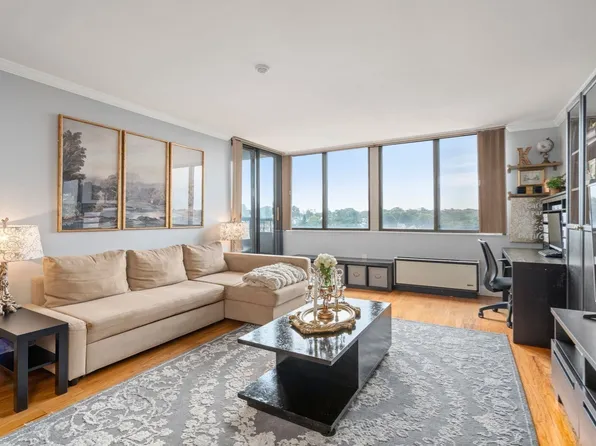 77 Adams St Unit 1009, Quincy, MA 02169
