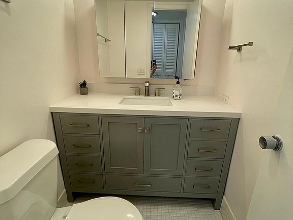 3rd image of 130 S Shore Dr APT 5