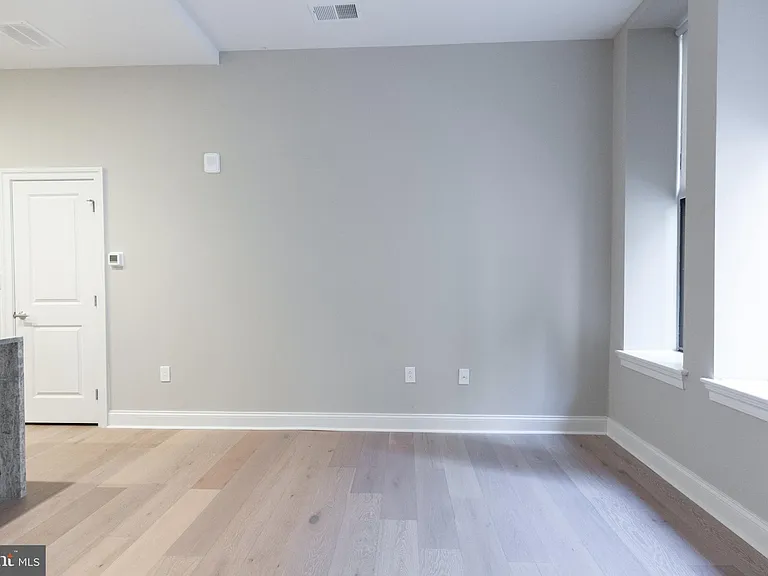1411-1 Walnut St #203 — Photo 11