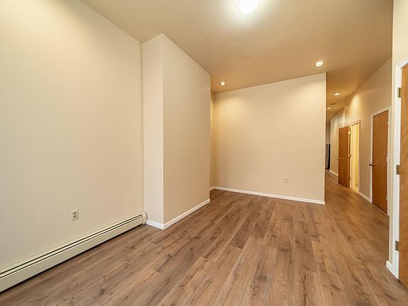 3rd image of 113 Atlantic St #1