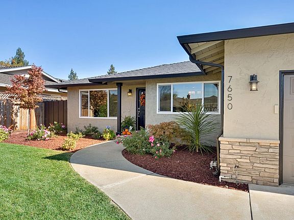 3rd image of 7650 Santa Barbara Dr