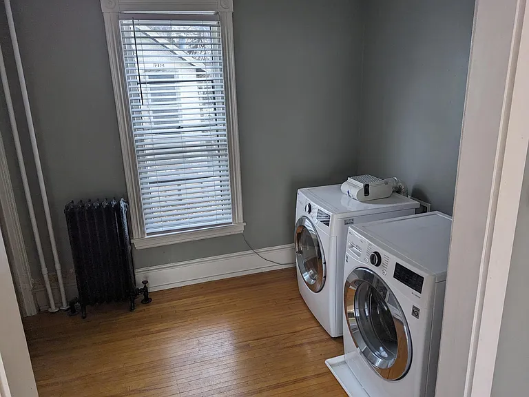 1208 W 28th St #1 — Photo 9