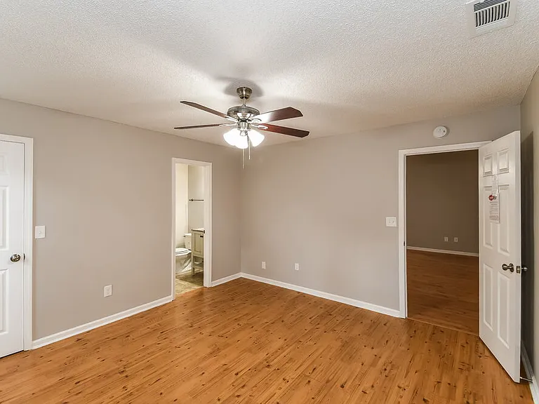 8136 Honeysuckle Ln — Photo 11