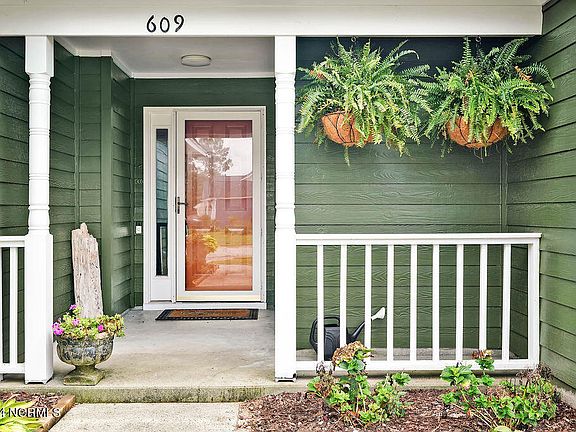 3rd image of 609 Glenarthur Drive