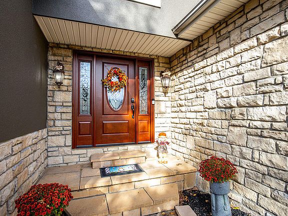 5th image of 1199 Fieldsedge Dr