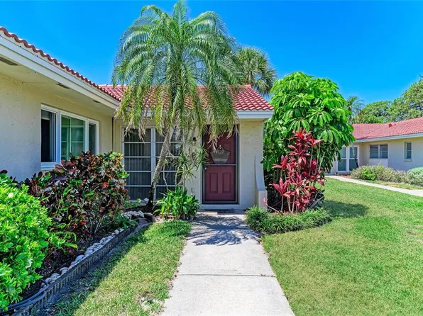 2121 Pueblo Cir, Sarasota, FL 34231