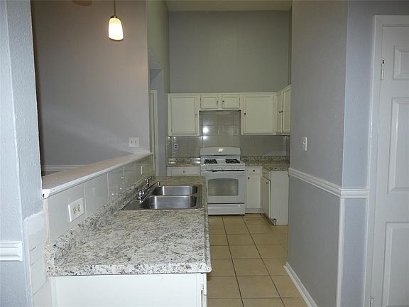 5th image of 10047 Rosbrook Dr