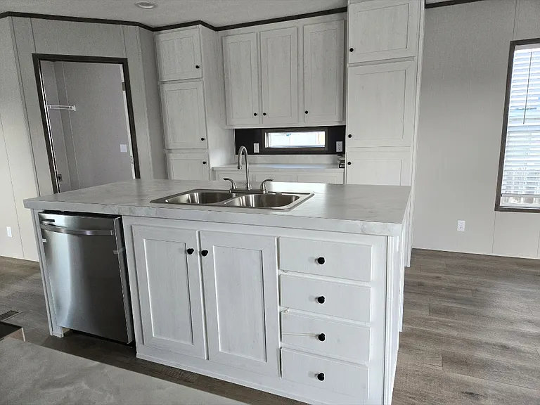 1208 Orient Ave — Photo 15