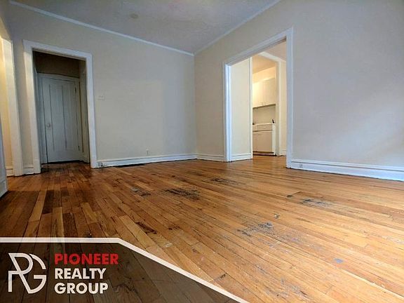 2nd image of 624 W Cornelia Ave APT 1S