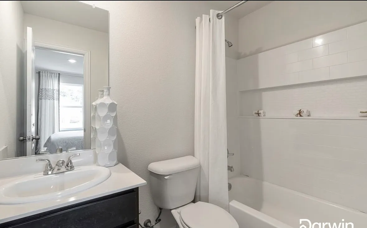 3 bed, 872 sqft, $1,400 — Photo 2