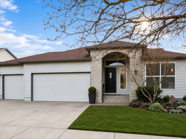 1812 NE Blue Heron Dr