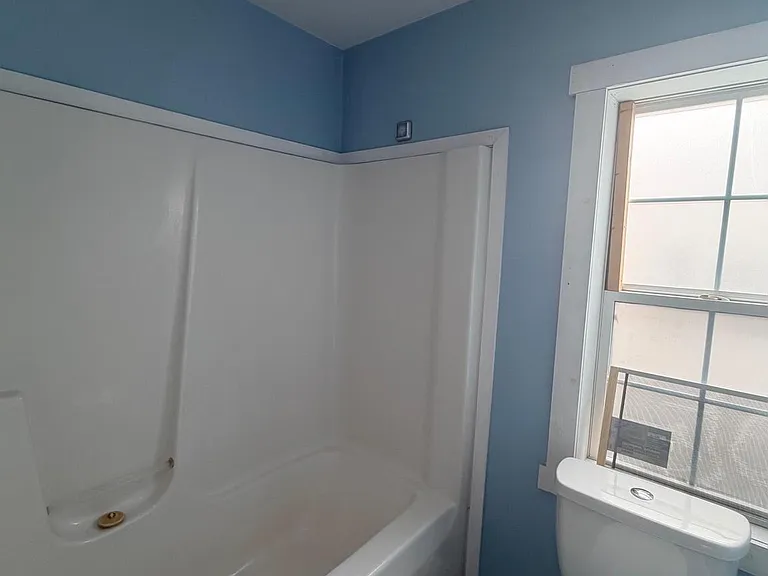 125 E Main St — Photo 10