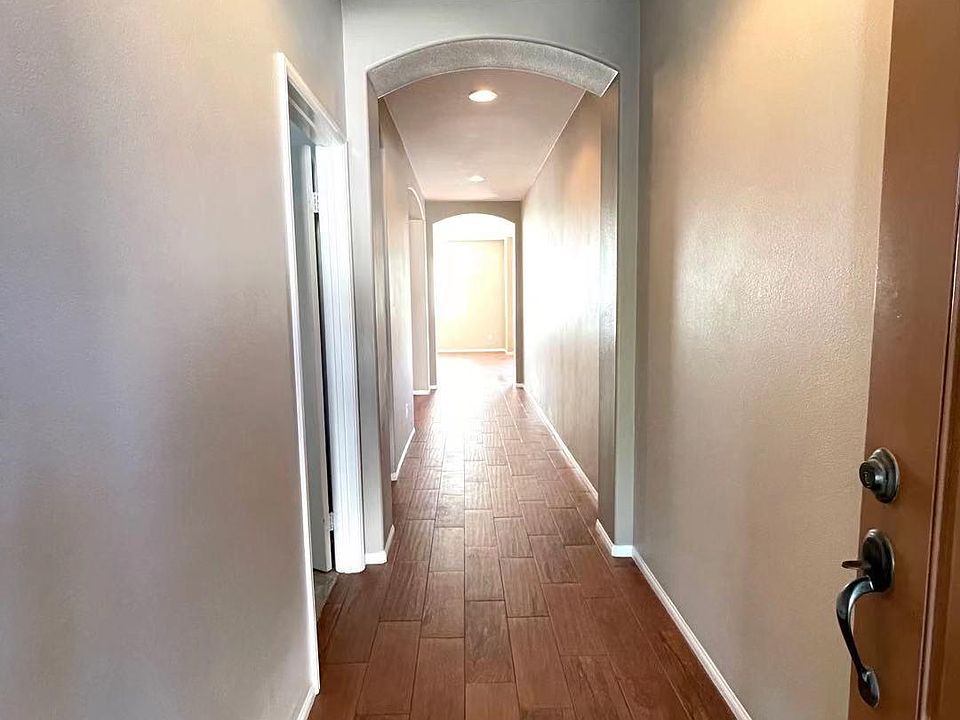 1st image of 31301 Mangrove Dr