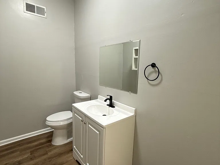 812 Tyus St — Photo 11