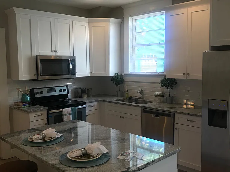416 E Floribraska Ave — Photo 8