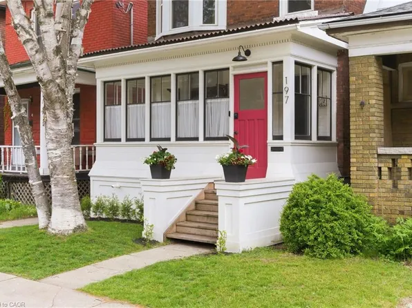 197 Burris St, Hamilton, ON L8M 2J7