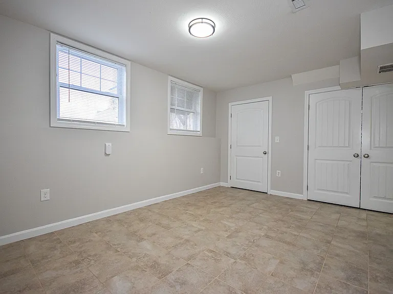 Jefferson Court — Photo 9