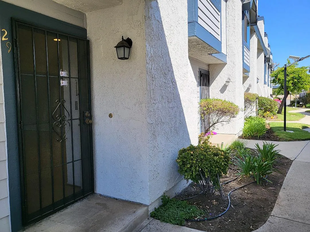 Building Photo - 19231 Sherman Way #29