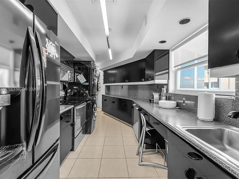 4925 Collins Ave #11E — Photo 8