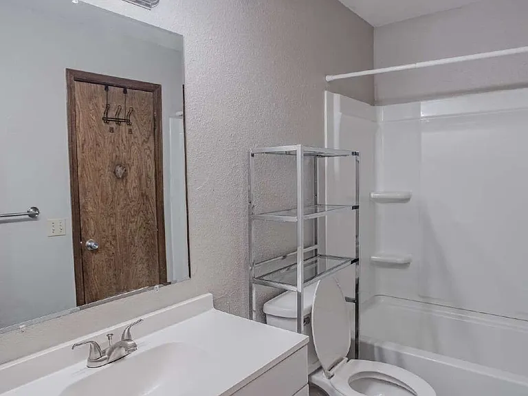 1247 W Huntington Way #A — Photo 15