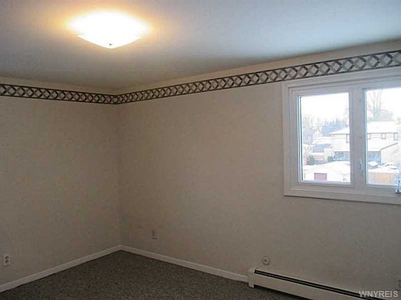 4th image of 68 Lorna Ln