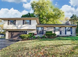 4390 Powder Horn Dr, Dayton, OH 45432