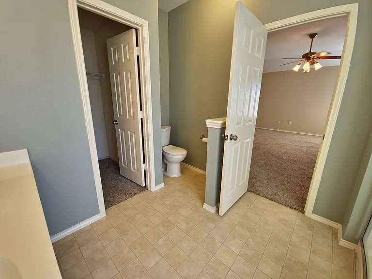 5661 Hartson — Photo 27