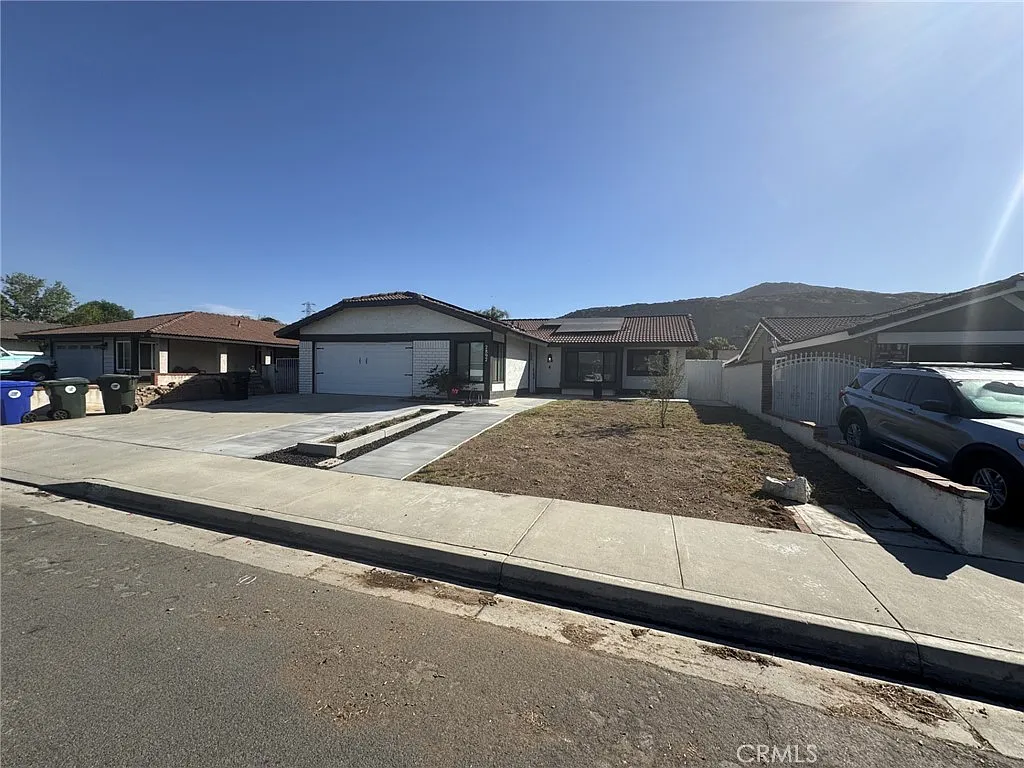 3 bed, 1460 sqft, $3,500 — Photo 3