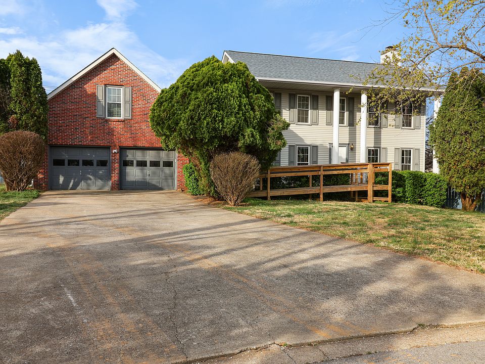 1st image of 102 Bonnie Ct