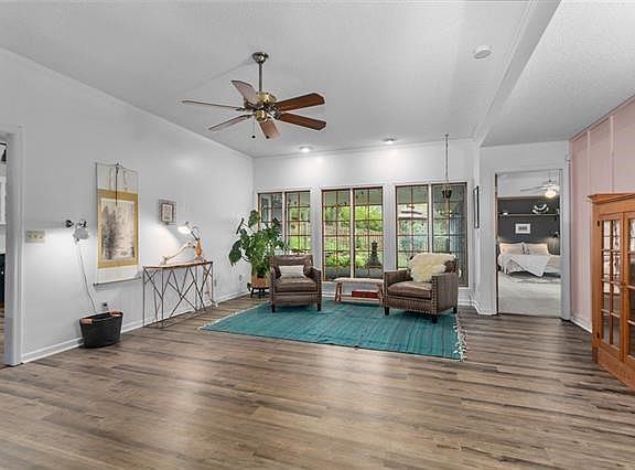5th image of 305 Lancelot Dr