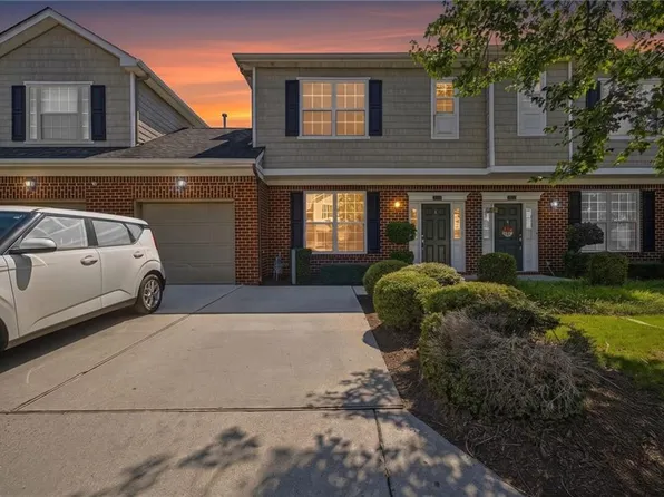 5321 Brinsley Ln, Virginia Beach, VA 23455