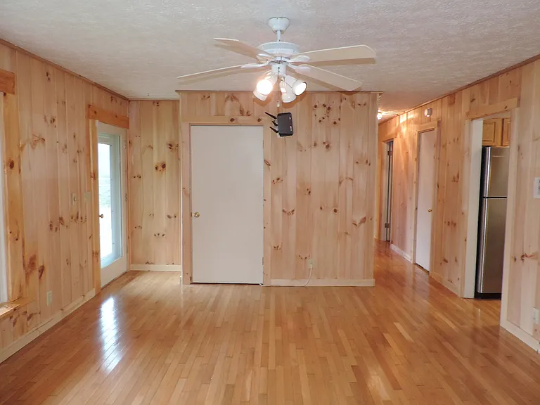141 Cambar Ln — Photo 10