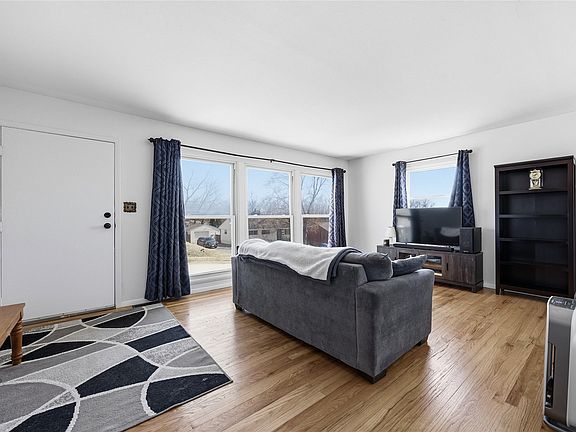 3rd image of 1024 Cheyenne Rd NW