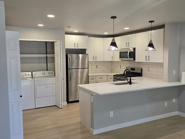 33 S Boulder Cir #109 — Photo 6