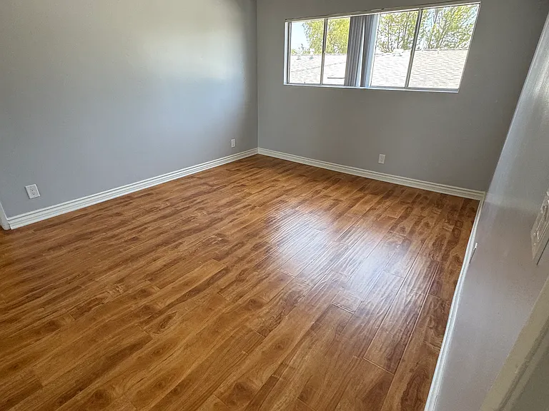 1040 N Laurel Ave #5 — Photo 19