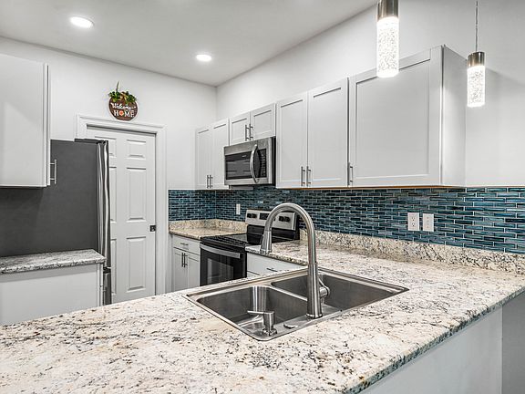 4th image of 126 S Shore Dr Unit 33