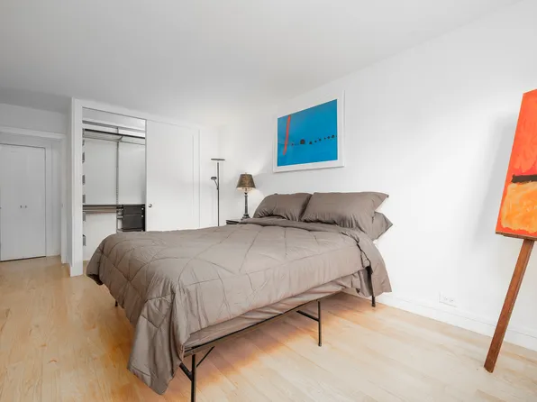 10 West 15th Street image 14 of 18