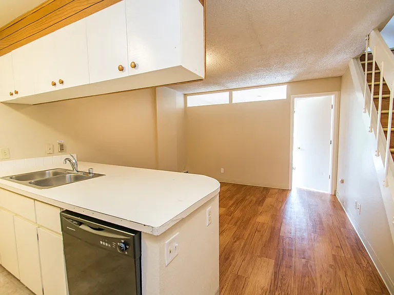 1200 College Ave. #208 — Photo 6